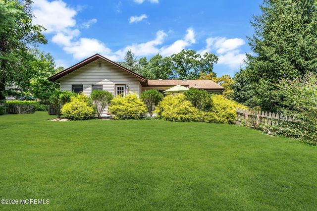 26 Iler Drive, Middletown, NJ 07748