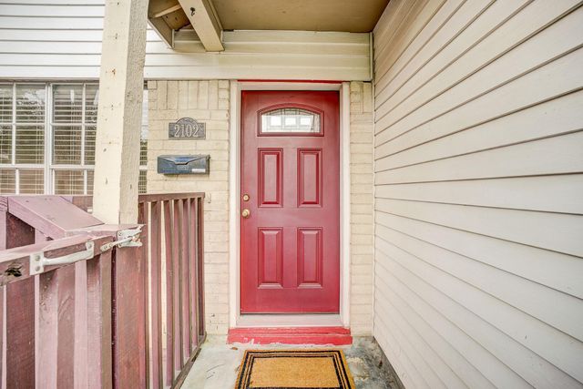 2102 N Pearland Avenue, Pearland, TX 77581
