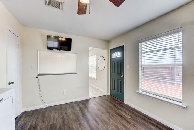 2102 N Pearland Avenue, Pearland, TX 77581