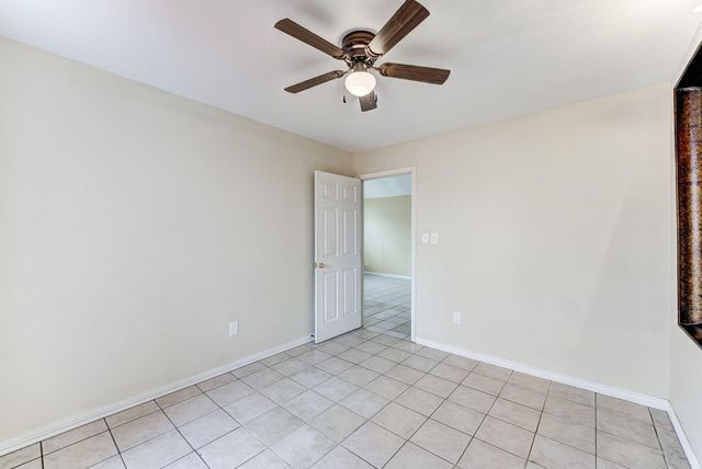 2102 N Pearland Avenue, Pearland, TX 77581