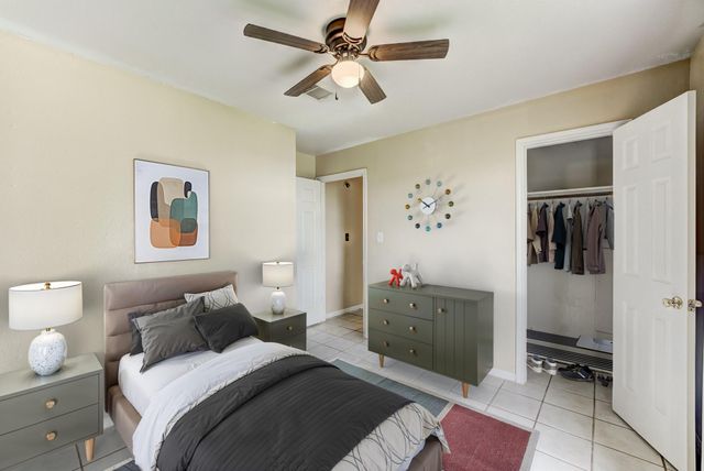 2102 N Pearland Avenue, Pearland, TX 77581