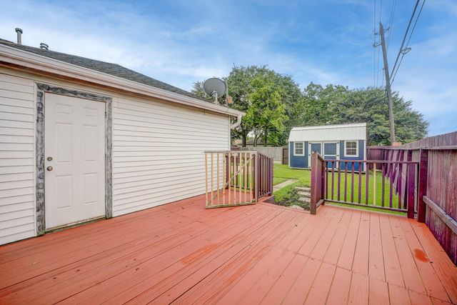 2102 N Pearland Avenue, Pearland, TX 77581