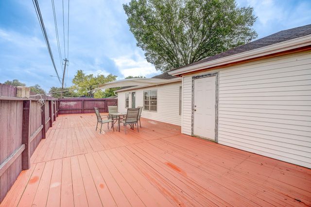 2102 N Pearland Avenue, Pearland, TX 77581