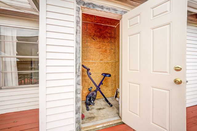 2102 N Pearland Avenue, Pearland, TX 77581