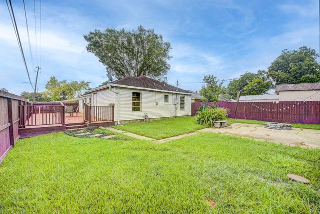 2102 N Pearland Avenue, Pearland, TX 77581