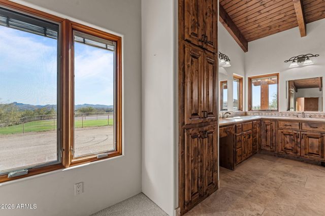 38275 S BLUE TANK Trail, Wickenburg, AZ 85390