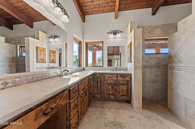 38275 S BLUE TANK Trail, Wickenburg, AZ 85390