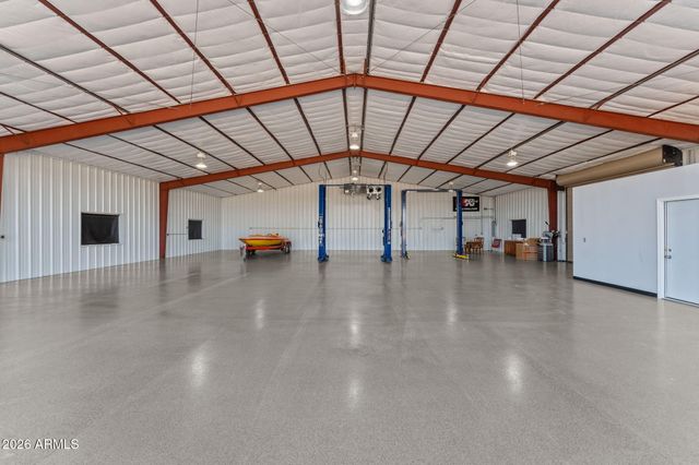 38275 S BLUE TANK Trail, Wickenburg, AZ 85390