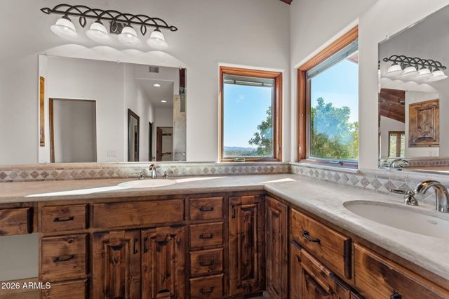 38275 S BLUE TANK Trail, Wickenburg, AZ 85390
