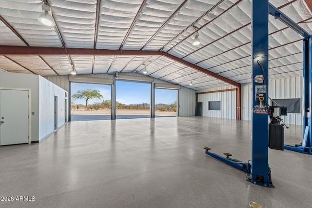 38275 S BLUE TANK Trail, Wickenburg, AZ 85390