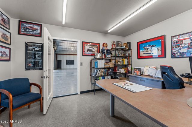 38275 S BLUE TANK Trail, Wickenburg, AZ 85390