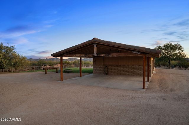 38275 S BLUE TANK Trail, Wickenburg, AZ 85390
