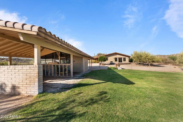 38275 S BLUE TANK Trail, Wickenburg, AZ 85390