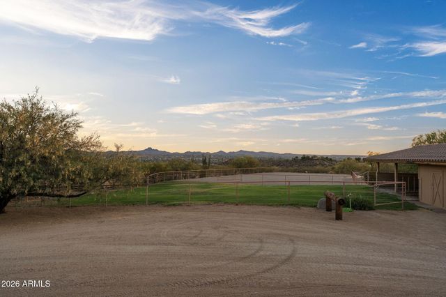 38275 S BLUE TANK Trail, Wickenburg, AZ 85390