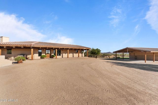 38275 S BLUE TANK Trail, Wickenburg, AZ 85390