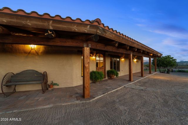 38275 S BLUE TANK Trail, Wickenburg, AZ 85390