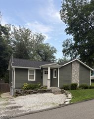 25 Nariticong Ave, Hopatcong Boro, NJ 07843