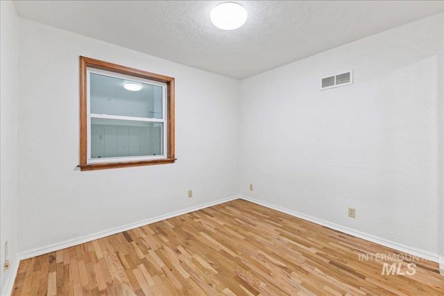 247 Elmore Ave, Nampa, ID 83651