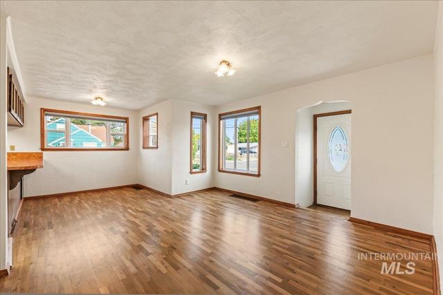 247 Elmore Ave, Nampa, ID 83651