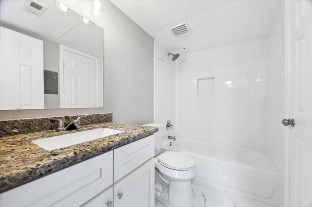 10555 Turtlewood Court 1905, Houston, TX 77072