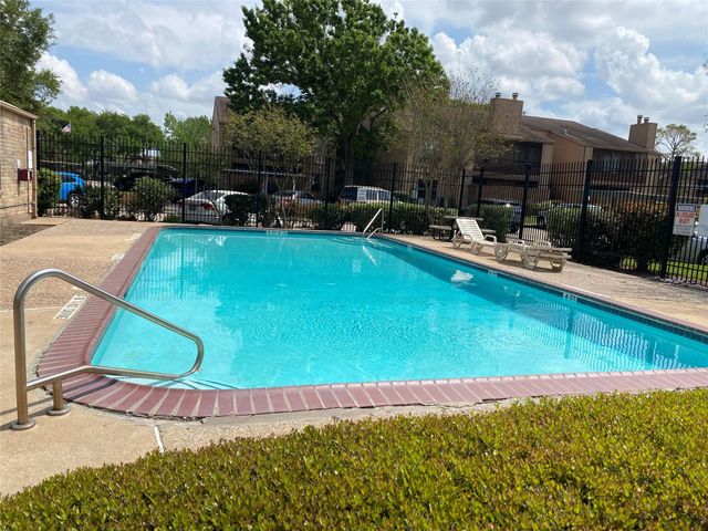 10555 Turtlewood Court 1905, Houston, TX 77072