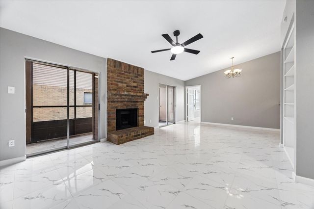 10555 Turtlewood Court 1905, Houston, TX 77072