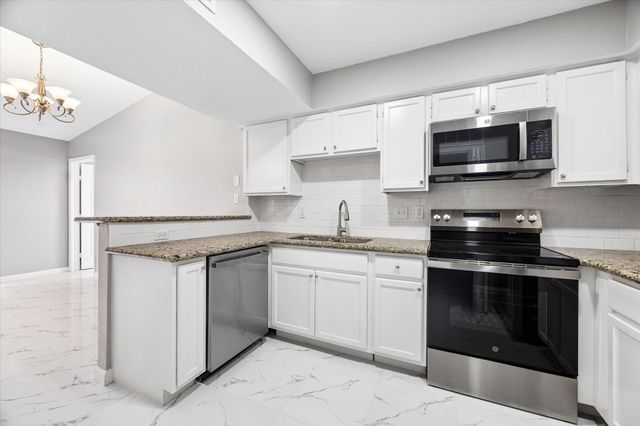 10555 Turtlewood Court 1905, Houston, TX 77072