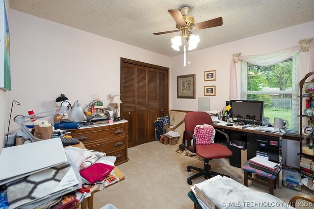 5911 E 100th Place, Tulsa, OK 74137