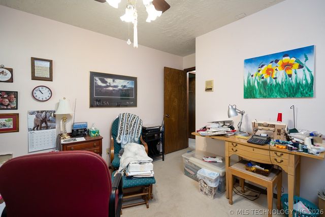 5911 E 100th Place, Tulsa, OK 74137