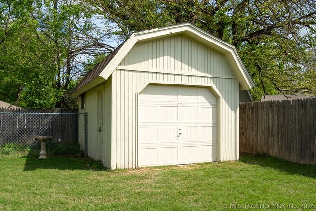 5911 E 100th Place, Tulsa, OK 74137