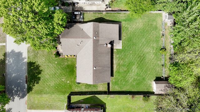 5911 E 100th Place, Tulsa, OK 74137