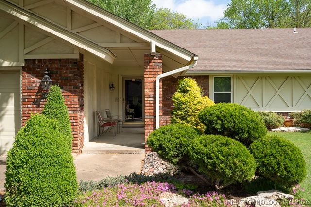 5911 E 100th Place, Tulsa, OK 74137