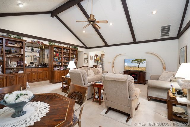 5911 E 100th Place, Tulsa, OK 74137