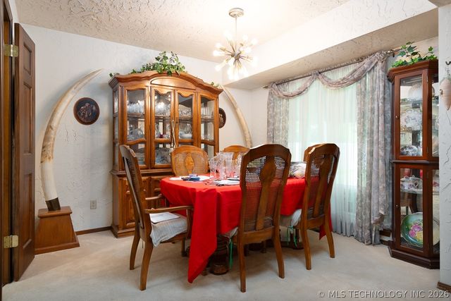 5911 E 100th Place, Tulsa, OK 74137