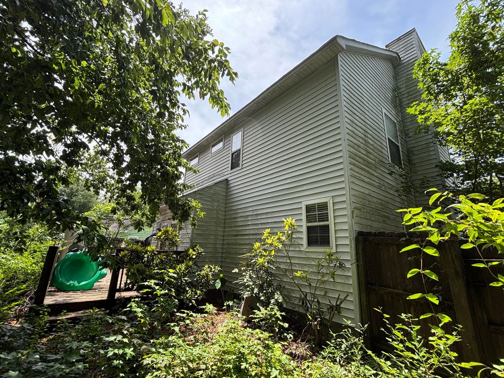 Image 13 of property listing at 110 Nottingham Court, Summerville, SC 29485