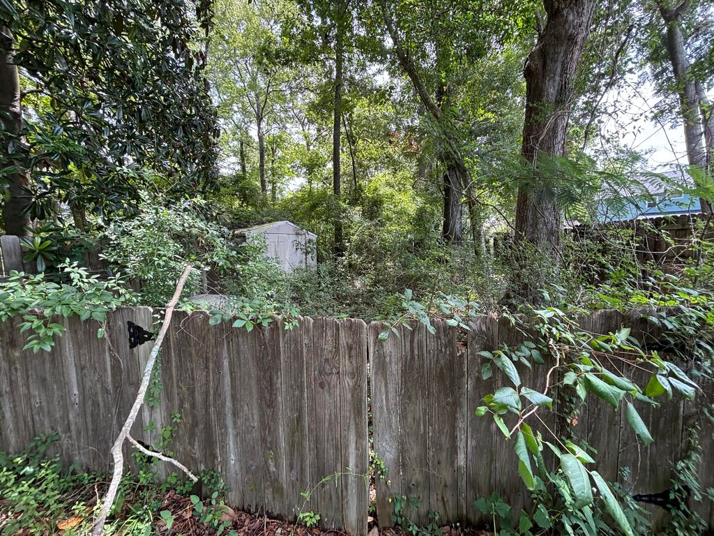 Image 15 of property listing at 110 Nottingham Court, Summerville, SC 29485