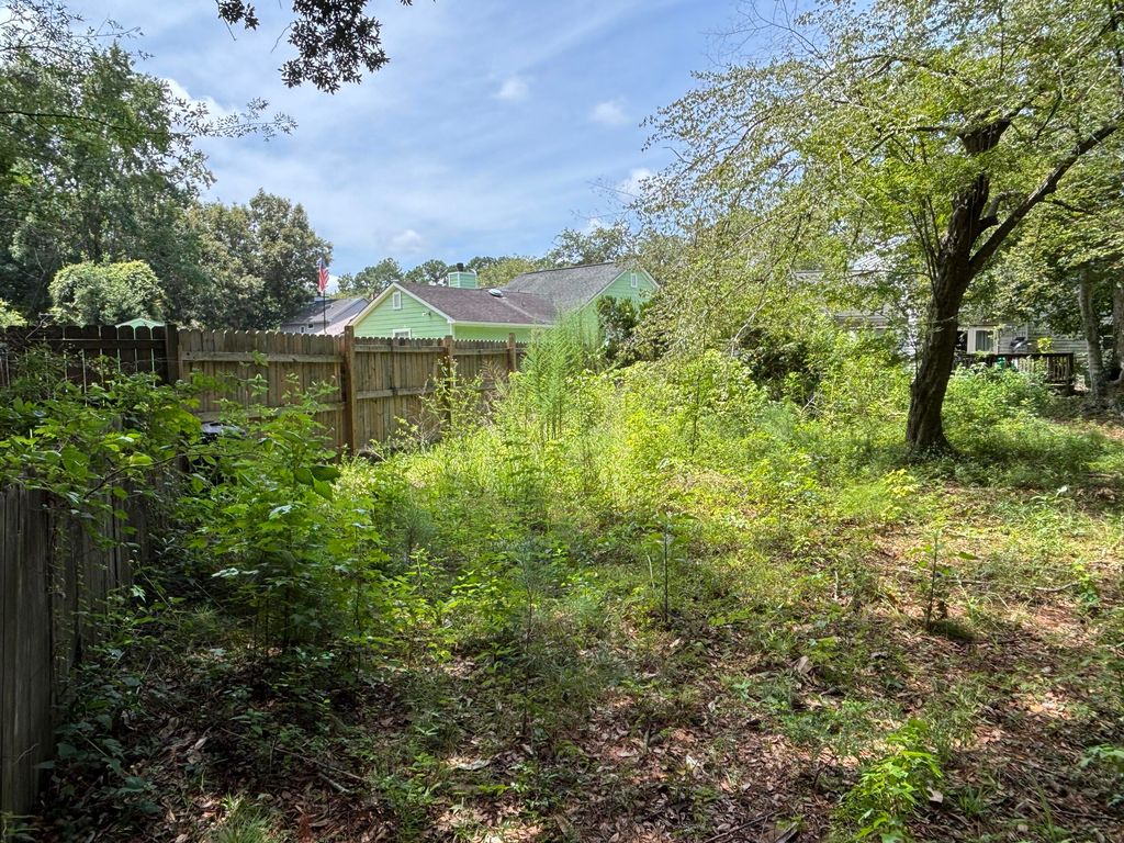 Image 18 of property listing at 110 Nottingham Court, Summerville, SC 29485