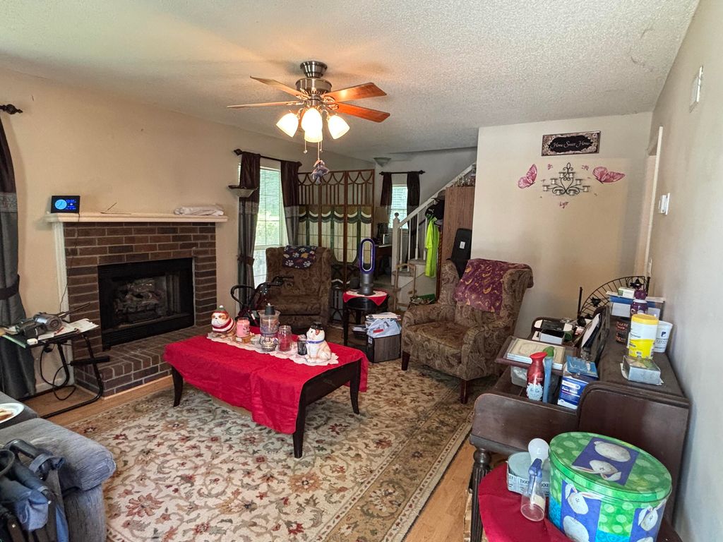 Image 3 of property listing at 110 Nottingham Court, Summerville, SC 29485