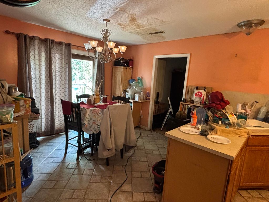 Image 4 of property listing at 110 Nottingham Court, Summerville, SC 29485