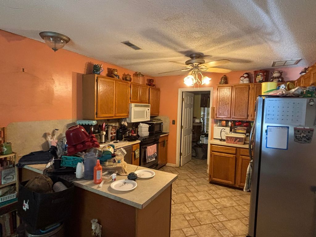Image 5 of property listing at 110 Nottingham Court, Summerville, SC 29485