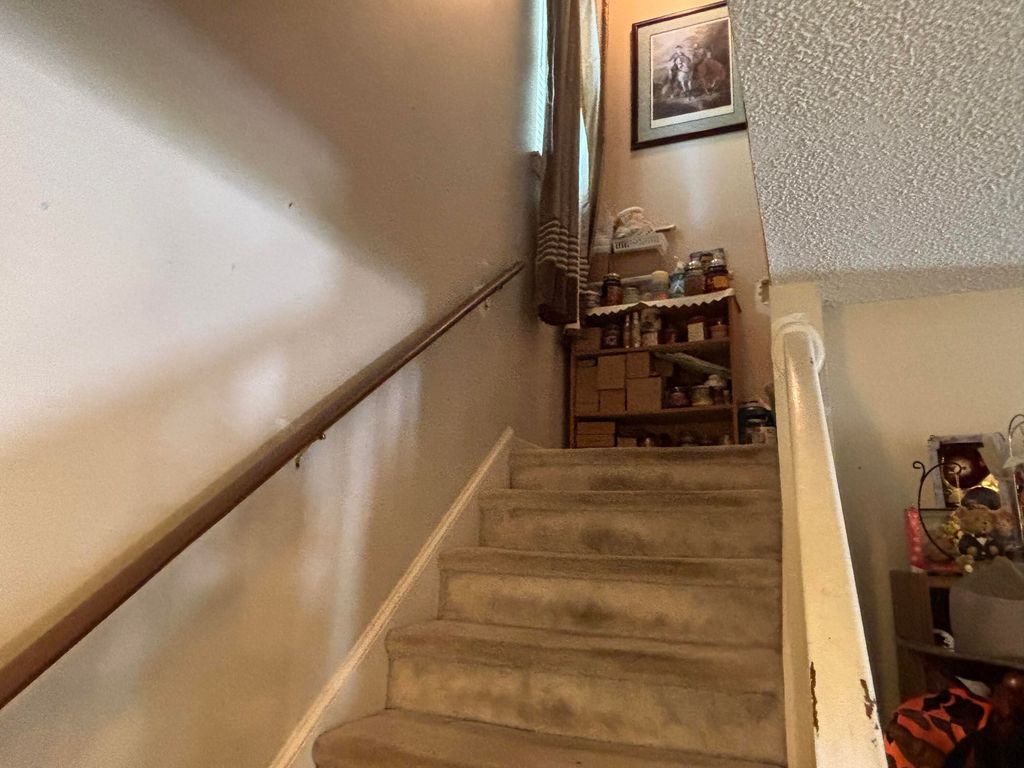 Image 8 of property listing at 110 Nottingham Court, Summerville, SC 29485