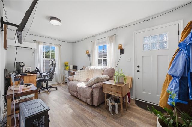 8916 London ST, Norfolk, VA 23503