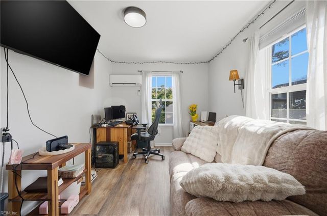 8916 London ST, Norfolk, VA 23503