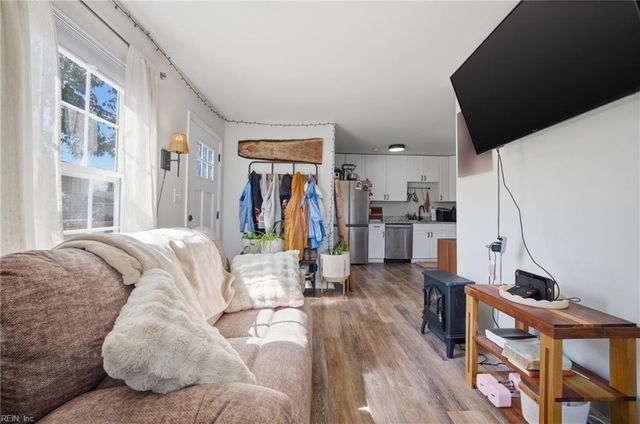 8916 London ST, Norfolk, VA 23503