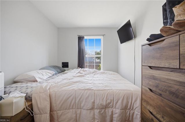 8916 London ST, Norfolk, VA 23503