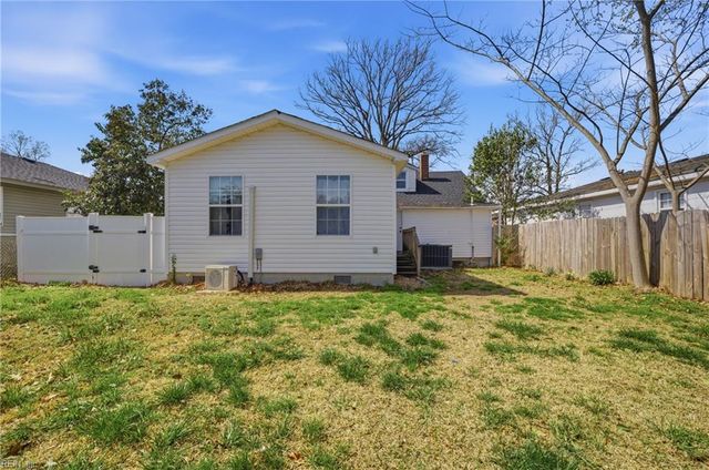 8916 London ST, Norfolk, VA 23503