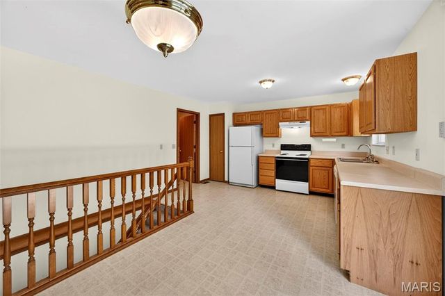 1310 Sleepy Hollow Drive, Troy, MO 63379