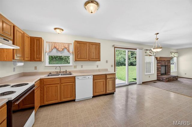 1310 Sleepy Hollow Drive, Troy, MO 63379