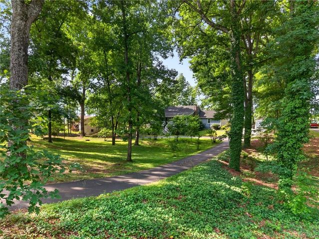 1265 Bennett Drive, Cumming, GA 30040