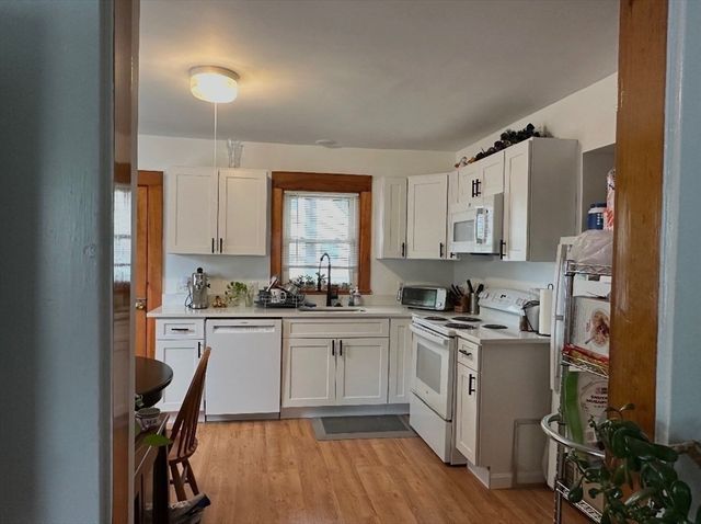 27 Mount Vernon St 2, Reading, MA 01867